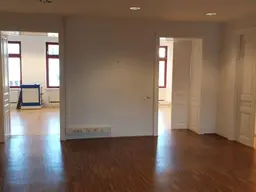Büro an der Mariahilfer Straße mit Balkon, schöner Altbau, Tiefgarage