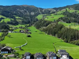 FÜGENBERG - Es erwartet Sie eine Doppelhaushälfte in Aussichtslage - 5 Zimmer, Garten &amp; 2 Balkone!