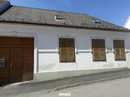 Charmantes teilweise sanierungsbedürftiges Architekturjuwel mit optimaler Nutzfläche, Wintergarten, Naturstein Gewölbekeller,PV Anlage, Wallbox