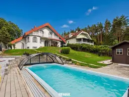 Großzügiges Einfamilienhaus mit Salzwasserpool, Sauna und Ruhelage