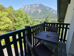 Altbau-Dachgeschoßtraum in Grünruhelage