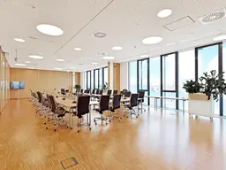 Moderne Bürofläche mit vielfältigen Zusatzangeboten in verkehrsgünstiger Lage