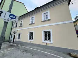 Anlageobjekt mit Potential: Historisches Stadthaus im Stadtzentrum von Wiener Neustadt
