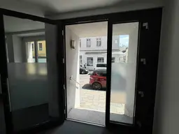 Verkauf einer Eigentumseinheit im Erdgeschoss für Geschäft, Atelier, Praxis, Büro im Zentrum von Linz