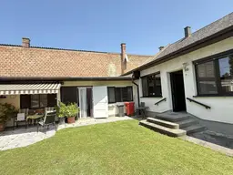 Famillienidylle: großes Einfamilienhaus mit Veranda und Wirtschaftsanbau mit wunderschönem uneinsichtigen Garten + DG-Ausbaupotential!