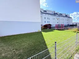 Moderne Neubauwohnung mit MEGA 243,12m² EIGENGARTEN und TERRASSE nahe Akademiepark
