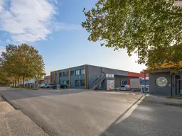 Moderne Halle, Produktion, Büro. Leer oder Rendite 7,9 %. Sensationeller PREIS EUR 1.287 / m2
