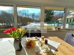 Gartenwohnung der Extraklasse | Sonnenterrasse, Indoor-Pool &amp; Seezugang
