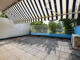 Charmante kleine Wohnung |barrierefrei| Klimaanlage riesige Terrasse| Garage | großer Keller