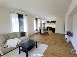 Exklusive 3-Zimmer-Wohnung mit Loggia &amp; Schlossparkblick – 98 m² Wohntraum im Zentrum von Bad Vöslau