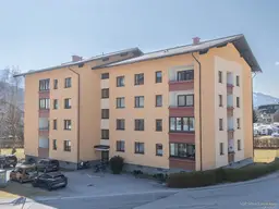 Wohnung mit Potenzial – 98 m² mit drei Schlafzimmern und zwei Balkone, 2 Einzelgaragen