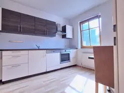 73m² HELLE FREUNDLICHE WOHNUNG MIT TERRASSE!