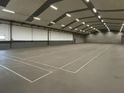 Großzügige Lagerhalle (1.400 m²) mit 1.400 m² Freifläche in Langenzersdorf – Ideal für Logistik, Handwerk &amp; Gewerbe!