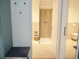 Helle 2-Zimmer-Wohnung mit Balkon und Abstellraum– Urbaner Komfort im High Five!