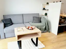 Top-2-Zimmer-Wohnung im High Five Tower – Mit Loggia, Einbauküche und hervorragender Verkehrsanbindung!