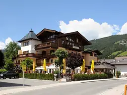 Traditionscafe im Zentrum Kirchbergs - Bezirk Kitzbühel