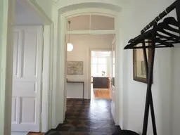 Reserviert! 8600 Bruck an der Mur: Exklusive Villa mit schönem Garten und beheizbarem Pool! Wohnen und Büro unter einem Dach möglich!