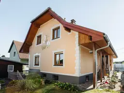 Großzügiges Zweifamilienhaus in zentraler Lage in Leibnitz - ideal für Mehrgenerationen