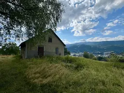 Aussteiger aufgepasst! Landwirtschaftliche Wiesenfläche mit stark sanierungsbedürftigen Haus zu verpachten