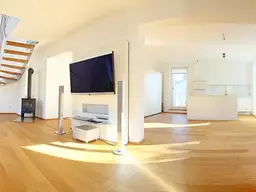 Klosterneuburg/Kritzendorf: Dachgeschoss-Maisonette/Penthouse, Ruhelage im Grünen