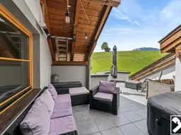 Großzügige Dachgeschosswohnung mit 2 Terrassen