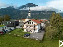 Exklusive Dachgeschosswohnung in Grenznähe