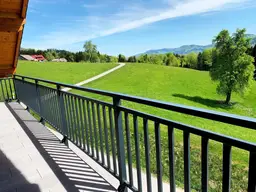 ZWEITWOHNSITZ ** ERSTBEZUG ** großzügige 5 Zi. Whg. in erhöhter Grünruhelage mit herrlichem Berg + Seeblick
