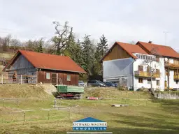 Wohnhaus im Grünen mit der Möglichkeit für Tierhaltung (Pferde, Schafe, Hühner, Hunde,...)