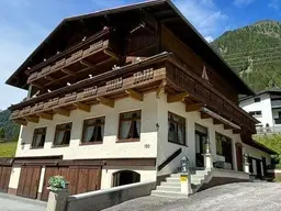 Traditionelles Apartmenthaus inklusive Gewerbemöglichkeiten im Pitztal zu verkaufen!