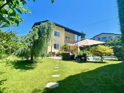 Einzigartiges Einfamilienhaus mit uneinsehbarem Traumgarten und Pool – Wals