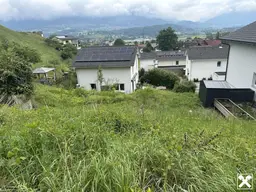 Grundstück in Hanglage