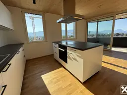 C26: Exklusive Dachgeschosswohnung mit großer Terrasse