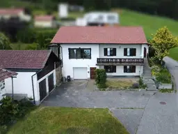 Wohnhaus mit Nebengebäude auf rund 1,4 Hektar Grund in traumhafter Sackgassenlage 