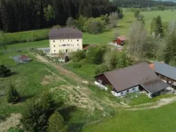 Alleinlage - 1,8 ha - ehemaliges Zollhaus mit Stall- und Wirtschaftsgebäude 