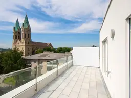Moderne 4- Zimmer Dachgeschosswohnung mit Dachterrasse