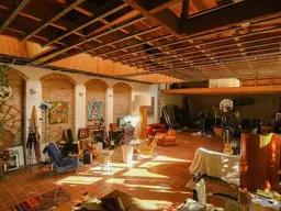 - UNI-Real -Atelier/Büro/Gemeinschaftspraxis mit Hofgarten