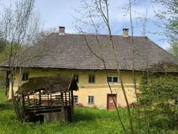 Liebhaberstück in sehr ruhiger Lage mit viel Platz zum sanieren!