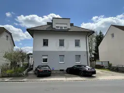 Attraktives Zinshaus in Wels-VOLL VERMIETET: Modernisiert, 256m², Garten, Garage &amp; 7 Stellplätze!