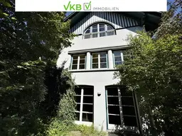 Charmantes Wohnjuwel mit großzügigem Raumangebot, Weinkeller &amp; Doppelcarport in begehrter Attersee-Lage!