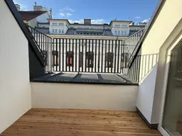 GENERALSANIERTE 3 Zimmer DG-Maisonette in wunderschönen Neubauhaus - nahe der Währinger Straße und dem Kutschkermarkt - Garage optional
