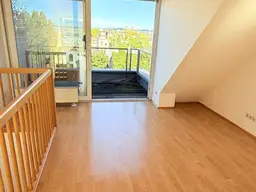 3-Zimmer Dachgeschoß-Wohnung mit Terrasse - Allgemeingarten und Ubahnnähe