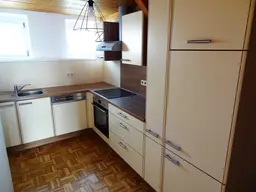 Gemütliche, geräumige und sonnige Maisonette-Mietwohnung mit guter Raumaufteilung ...!