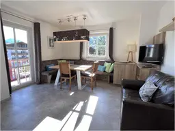 Schöne, gepflegte Maisonette-Wohnung mit 2 Schlafzimmern u. sonnigem Balkon in guter Lage von Kaprun