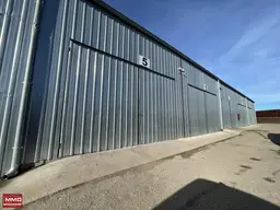 LAGERBOX MIT 36m², EBENER ZUFAHRT UND HOHER RAUMHÖHE
