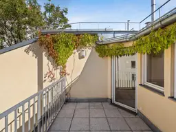 Helle DG-Wohnung mit gemütlicher Terrasse