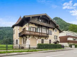 Herrschaftliche Villa am Mondsee mit Zugang zum privaten Badeplatz und eigener Boje