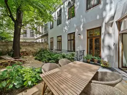 Eleganz trifft Natur – Altbauwohnung mit Gartenidylle im Herzen des 3. Bezirks