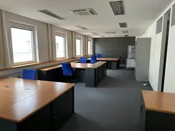 möbliertes und klimatisiertes Büro im Zentrum zu vermieten