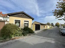 Einfamilienhaus mit Doppelgarage und Nebengebäude zu verkaufen