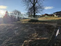 sonniger Baugrund mit Fernsicht zu verkaufen